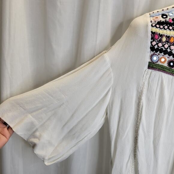 Lord & Taylor White Boho Peasant Top w/ Embroidered Neckline, M - Picture 8 of 10